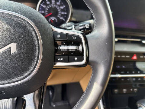 2024 Kia Carnival EX