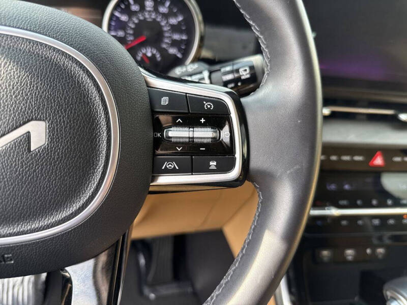 2024 Kia Carnival EX