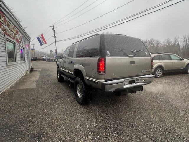 1998 Chevrolet Suburban Base photo 3