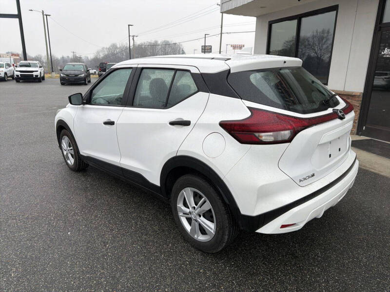 2024 Nissan Kicks S