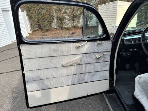 1946 Ford Super Deluxe