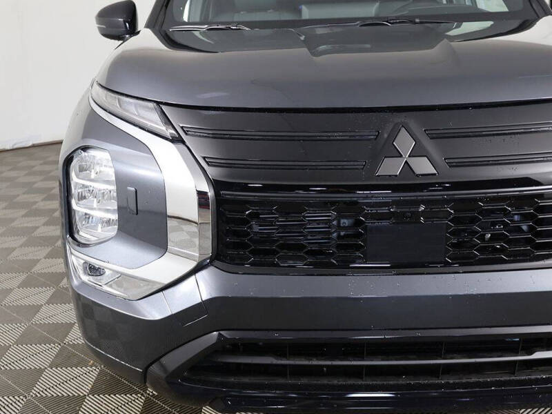 2026 Mitsubishi Outlander LE