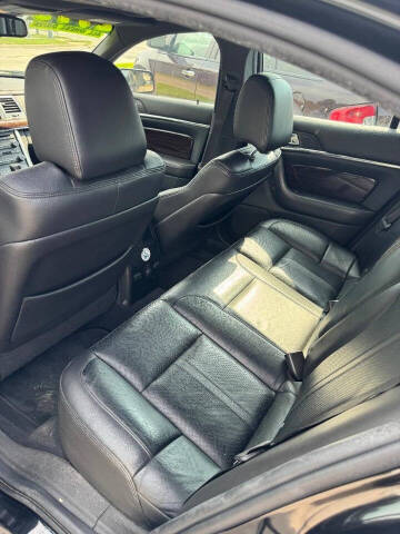 2011 Lincoln MKS
