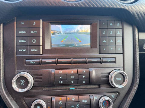 2016 Ford Mustang V6