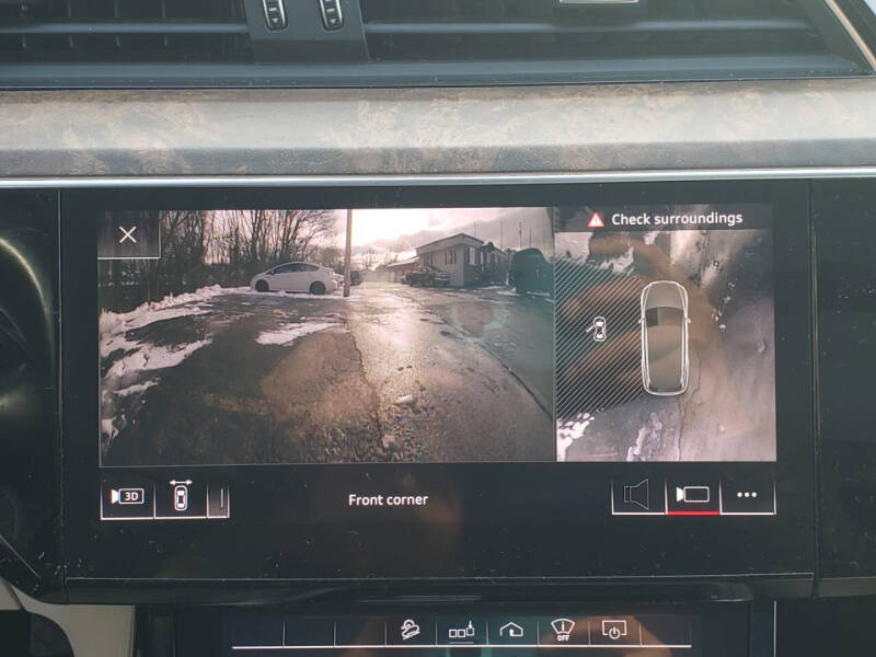 2019 Audi e-tron quattro Prestige