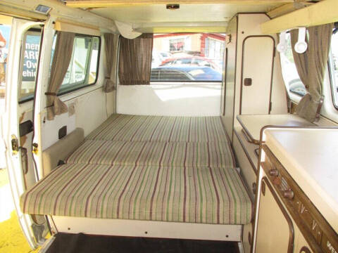 1982 Volkswagen Vanagon Camper