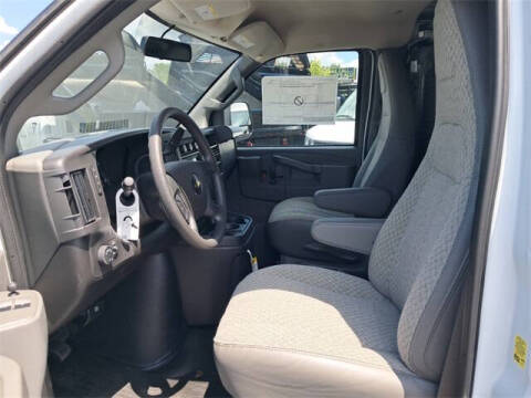 2025 Chevrolet Express 2500