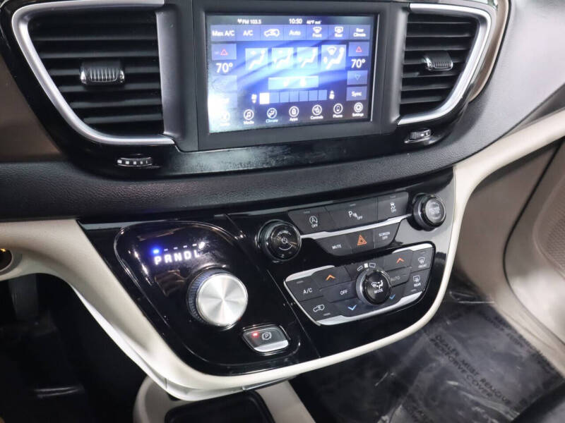 2019 Chrysler Pacifica Touring L