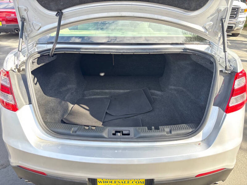 2013 Ford Taurus SE