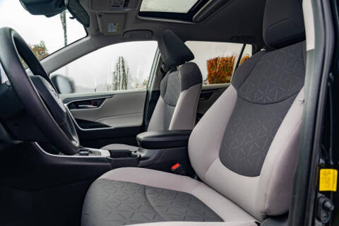 2020 Toyota RAV4 Hybrid XLE