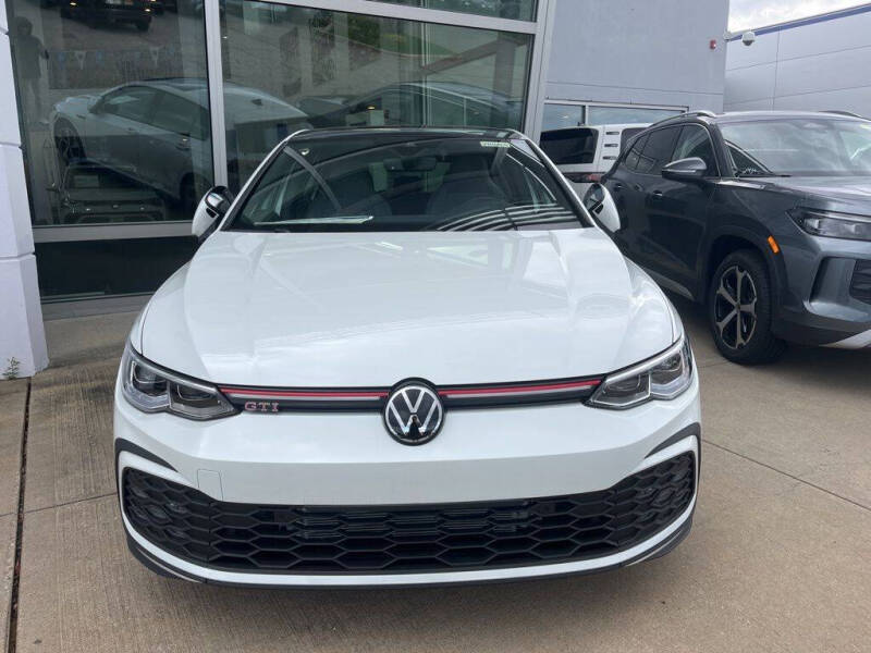 2024 Volkswagen Golf GTI SE