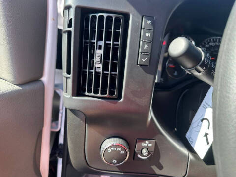 2025 GMC Savana 2500