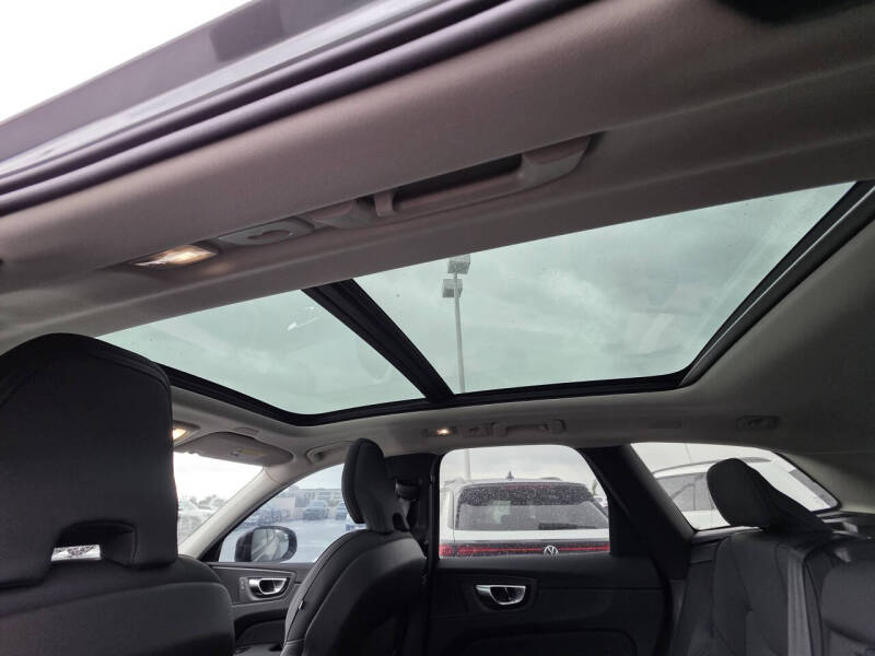 2026 Volvo XC60 T8 Core