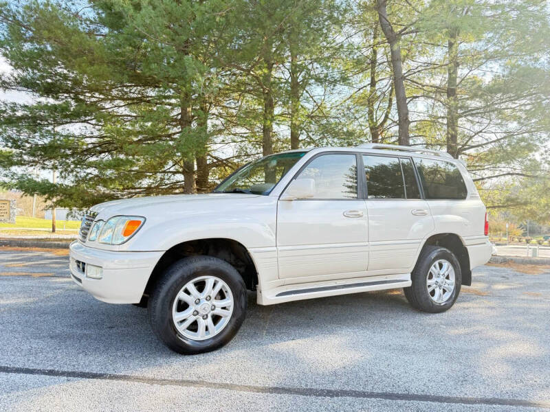 2003 Lexus LX 470 photo 2