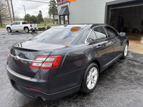 2017 Ford Taurus SEL