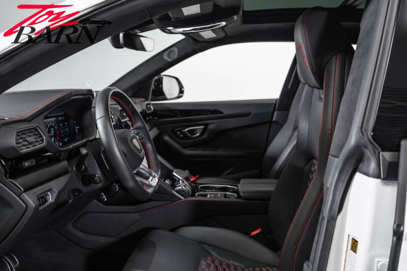 2022 Lamborghini Urus