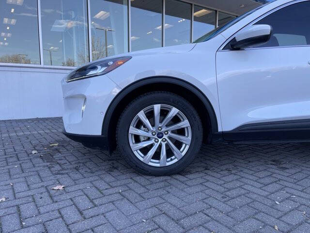 2021 Ford Escape Hybrid Titanium