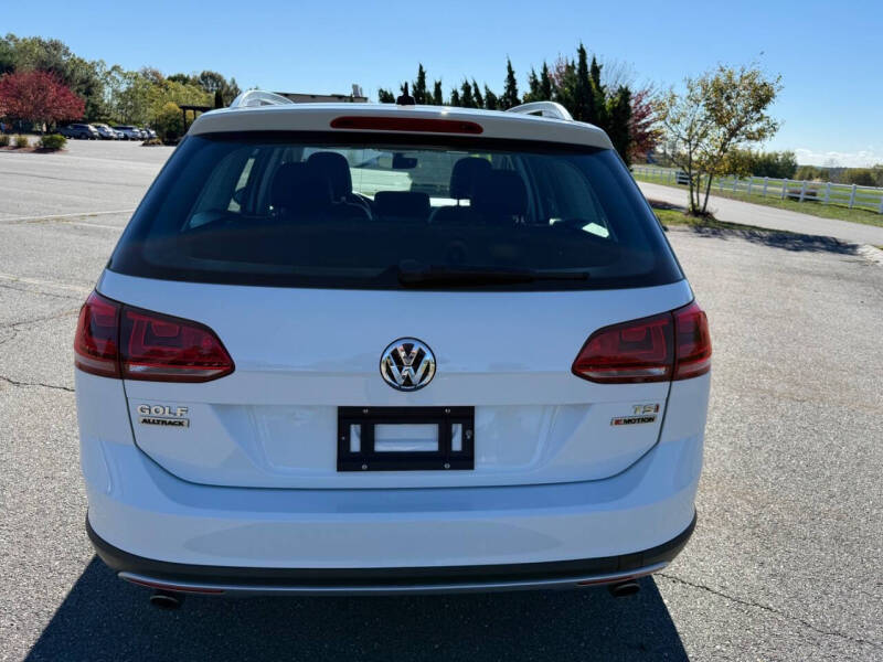 2017 Volkswagen Golf Alltrack TSI S 4Motion