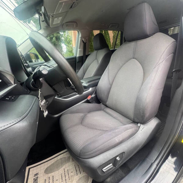 2022 Toyota Highlander L