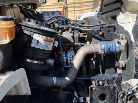 2005 Freightliner M2 106