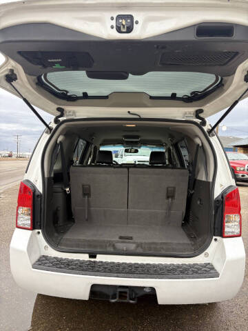 2009 Nissan Pathfinder LE