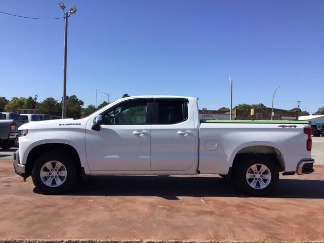 Used 2020 Chevrolet Silverado 1500 LT with VIN 1GCRYDED1LZ282426 for sale in Vinita, OK