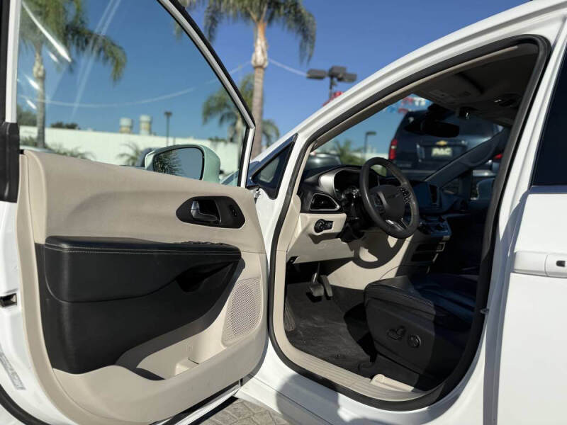 2022 Chrysler Pacifica Touring L