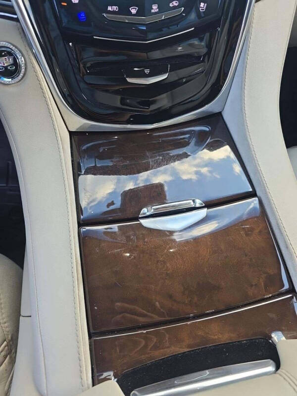 2017 Cadillac Escalade ESV Luxury