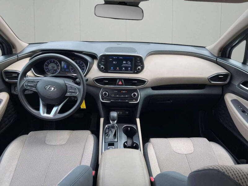 2020 Hyundai Santa Fe SE