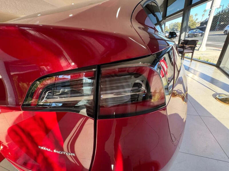 2024 Tesla Model Y Long Range
