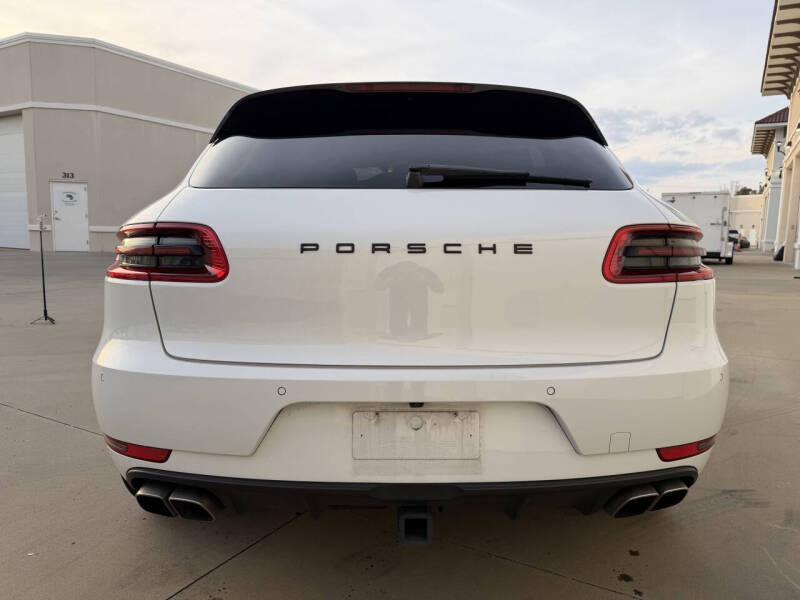 2016 Porsche Macan Turbo