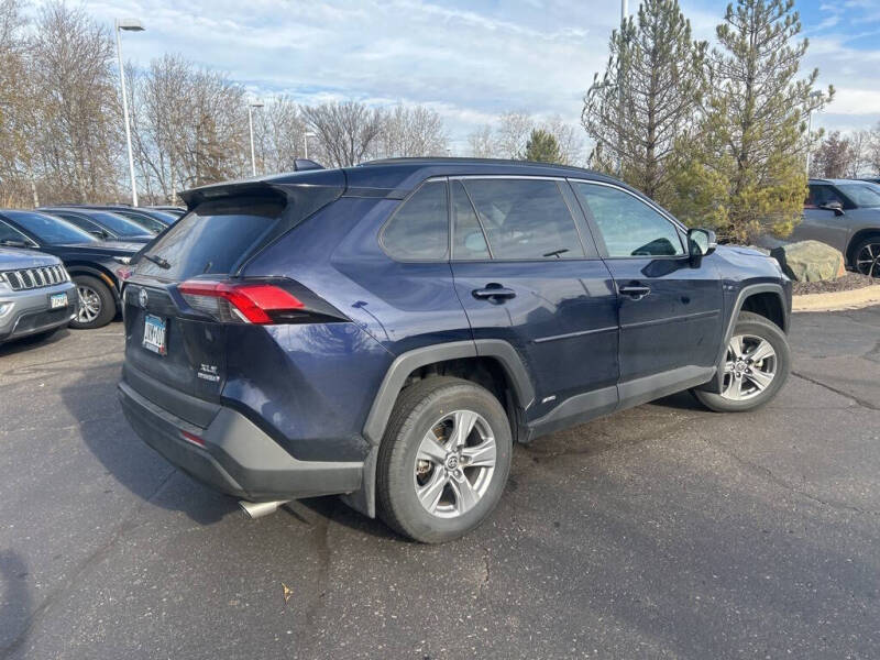 2022 Toyota RAV4 Hybrid XLE