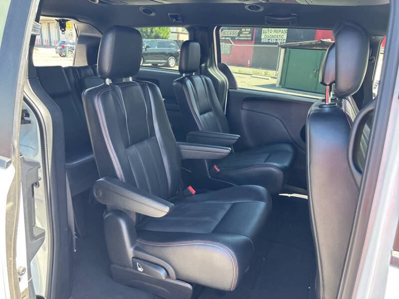 2016 Dodge Grand Caravan R/T
