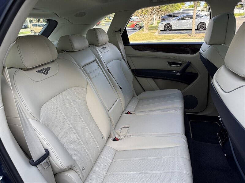 2018 Bentley Bentayga 21