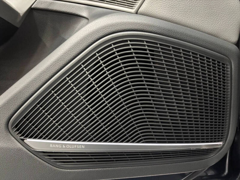 2017 Audi A4 2.0T quattro Prestige