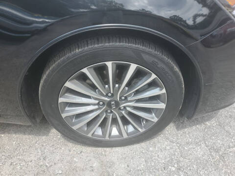 2017 Kia Cadenza Limited