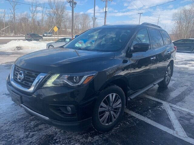 2018 Nissan Pathfinder for sale at Lighthouse Auto Sales in Holland MI
