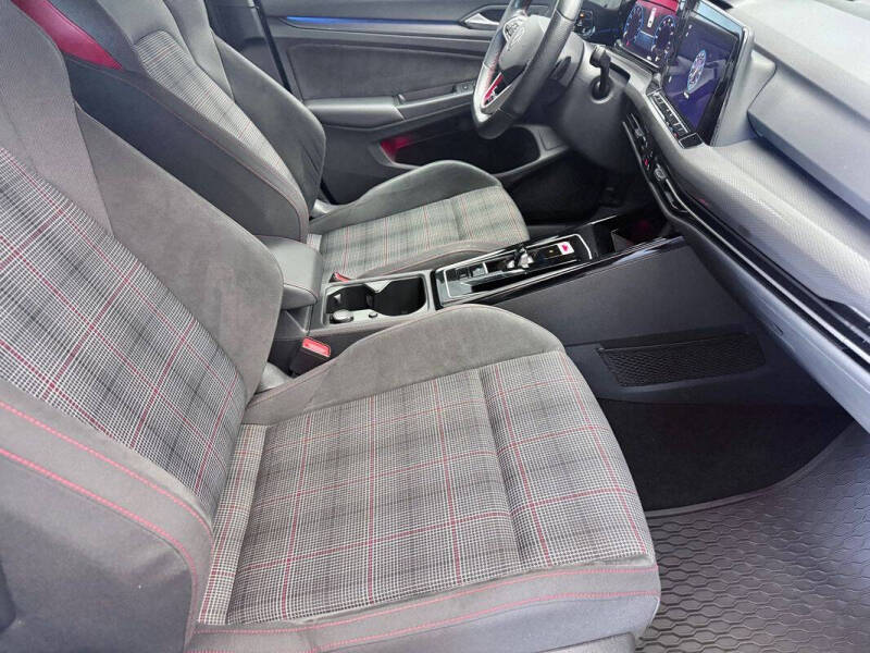 2023 Volkswagen Golf GTI SE