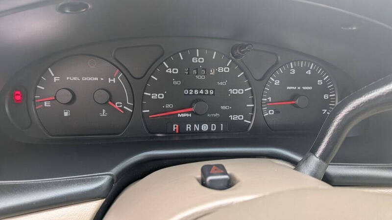 2001 Ford Taurus SE