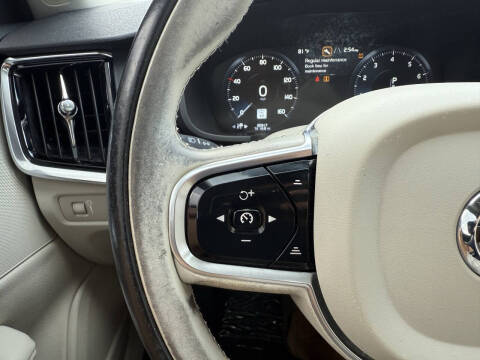 2017 Volvo S90 T6 Momentum