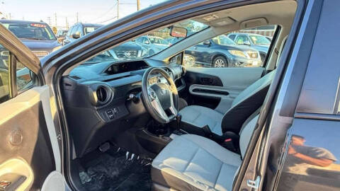 2014 Toyota Prius c Two