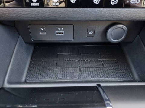 2025 Mitsubishi Outlander PHEV SE