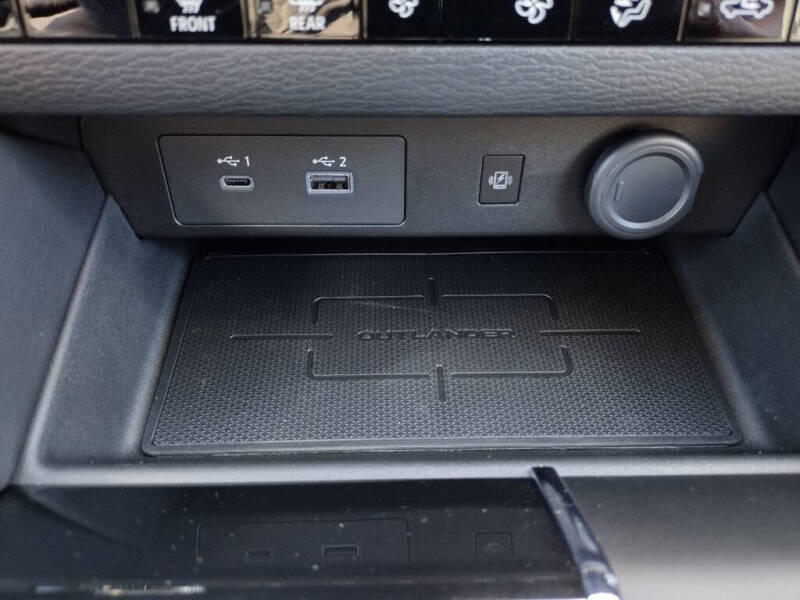 2025 Mitsubishi Outlander PHEV SE