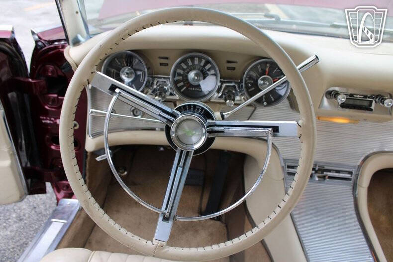 1962 Ford Thunderbird