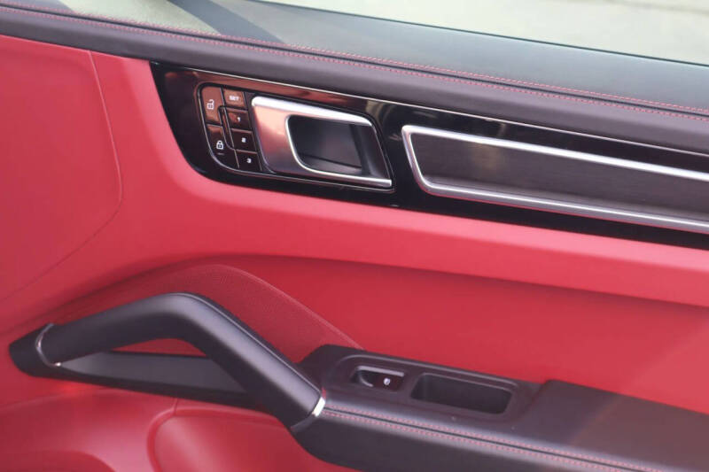2021 Porsche Cayenne GTS Coupe