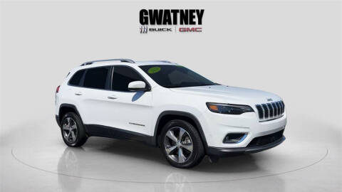 2019 Jeep Cherokee for sale at DeAndre Sells Cars in North Little Rock AR