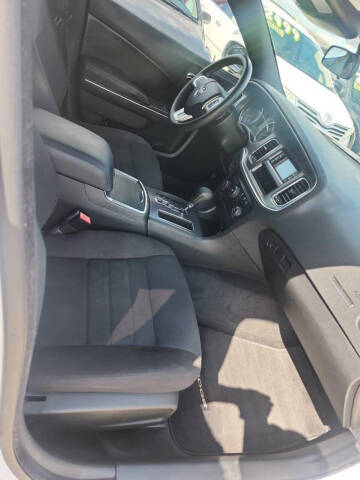 2013 Dodge Charger SE