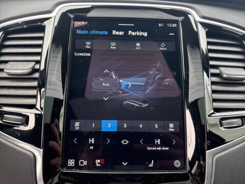 2024 Volvo XC90 Recharge T8 Ultimate Bright Theme 7P