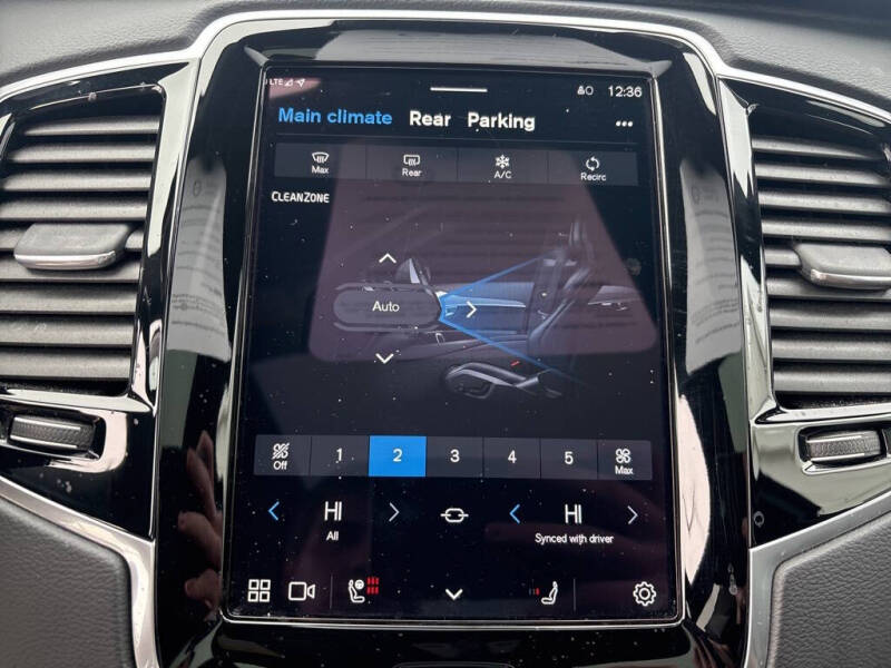 2024 Volvo XC90 Recharge T8 Ultimate Bright Theme 7P