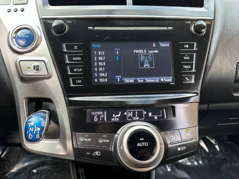 2015 Toyota Prius v Three